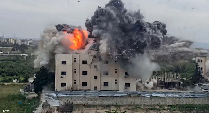 مقتل 12 من الطواقم الطبية بغارة إسرائيلية جنوب لبنان