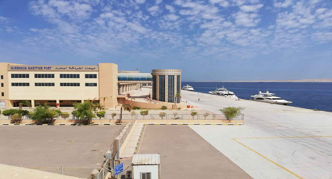 انتظام حركة الملاحة فى موانئ البحر الأحمر واستمرار رفع درجة الاستعداد لمواجهة سوء الأحوال الجوية