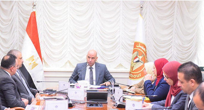 وزير العمل يبحث مع وفد شركة ليونى مصر الألمانية فتح أسواق عمل جديدة