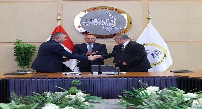 وزير النقل يشهد توقيعين بين شركة موانئ مصر البحرية والهيئة العامة للمنطقة الاقتصادية لقناة السويس