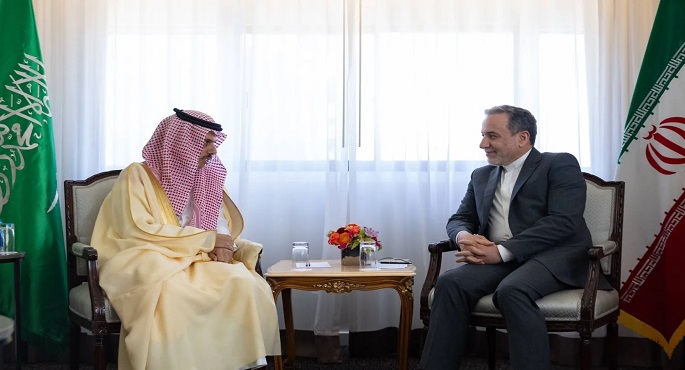 وزير خارجية إيران يقول إنه على تواصل مستمر مع نظيره السعودى