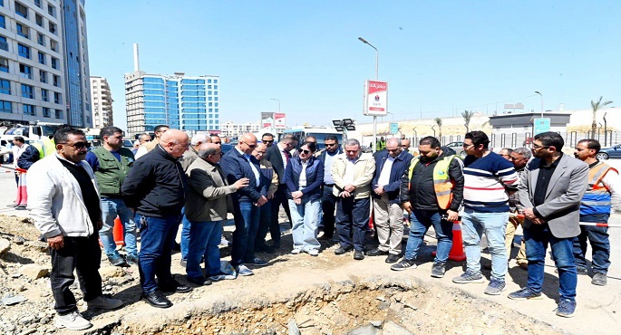 وزيرة الإسكان تتابع أعمال ربط خط مياه الشرب الرئيسى بزهراء المعادى