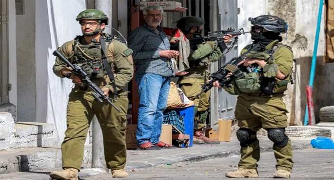 إصابة فلسطينيين اثنين برصاص الاحتلال الإسرائيلى شرقى مدينة غزة