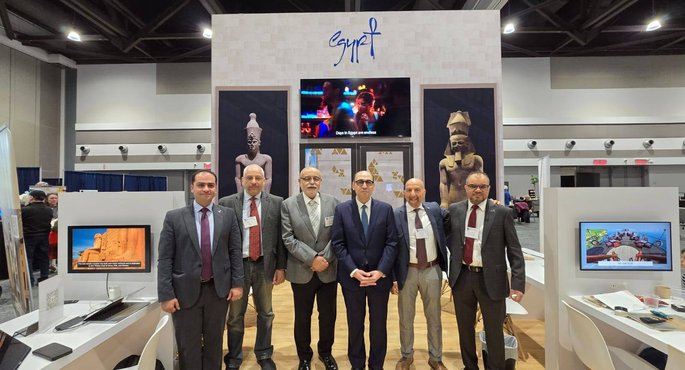 سفير مصر لدى كندا يفتتح الجناح المصرى فى معرض أوتاوا للسياحة والسفر