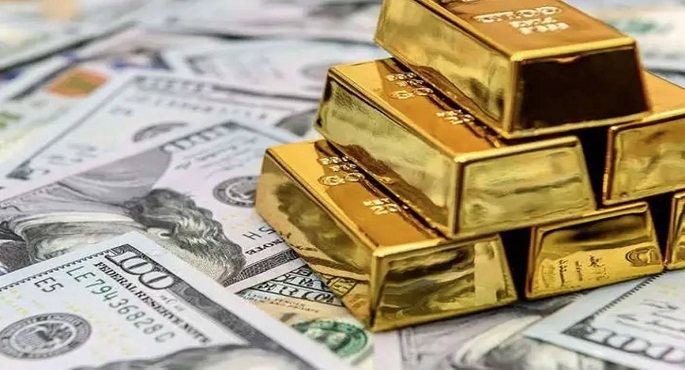 ضغوط الدولار وتوقعات الفائدة تدفع الذهب للتراجع رغم التوترات