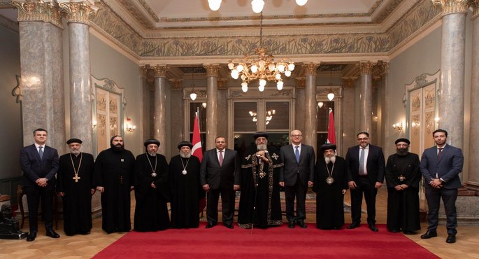 البابا تواضروس يزور القنصلية المصرية باسطنبول