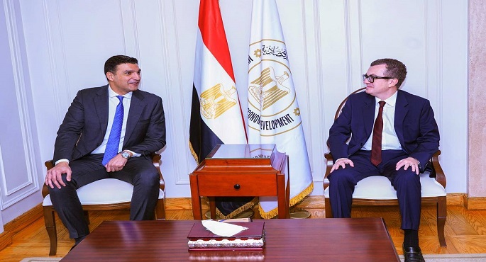 وزيرا التخطيط والصناعة يبحثان تسريع ترفيق المناطق الصناعية بما يسهم فى رفع كفاءة الاستثمارات
