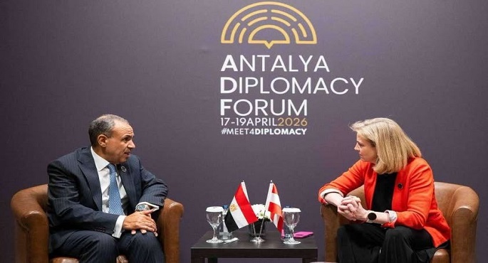 وزير الخارجية يبحث مع نظيرته النمساوية مستجدات الأوضاع فى المنطقة