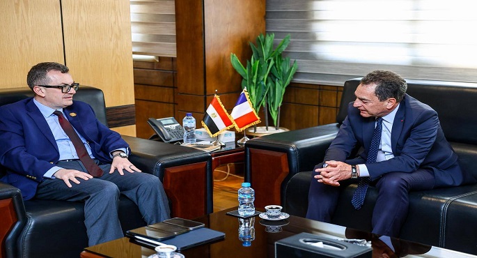 وزير التخطيط يبحث مع الجانب الفرنسى تداعيات الأزمة الجيوسياسية الراهنة