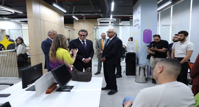 وزير الصحة يفتتح جامعة هيرتفوردشاير بالعاصمة الجديدة