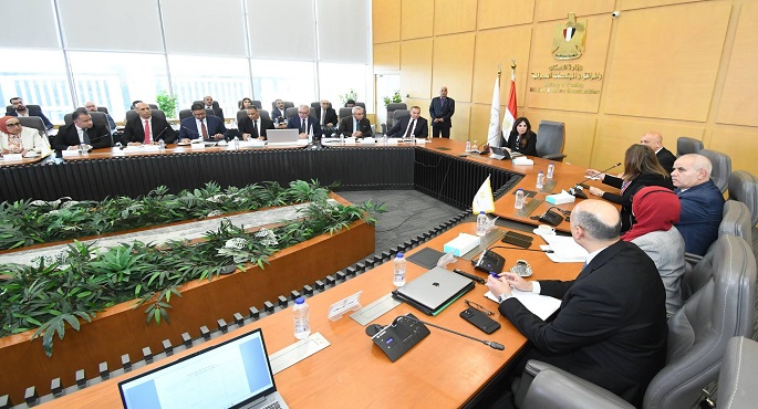 وزيرة الإسكان تعقد اجتماعها الدورى لمتابعة الموقف التنفيذى لمشروعات الإسكان بعدد من المدن الجديدة