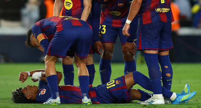 الإصابة تنهى موسم “لامين يامال” مع برشلونة واللاعب يلحق بمونديال 2026