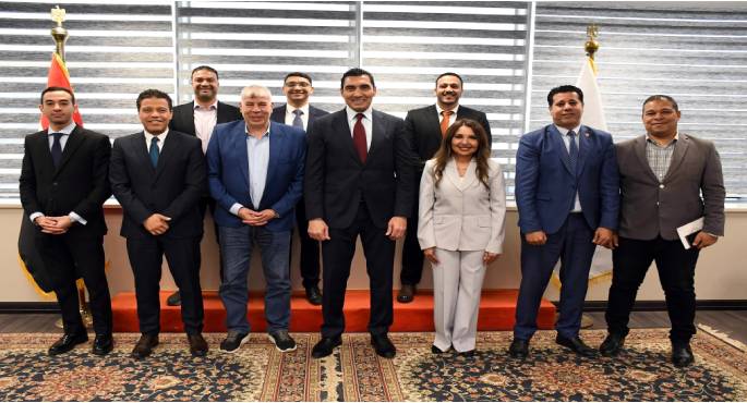 وزير الرياضة يبحث مع مسؤولى “توتال إنرجيز” مستجدات النسخة الـ11 من دورى مراكز الشباب