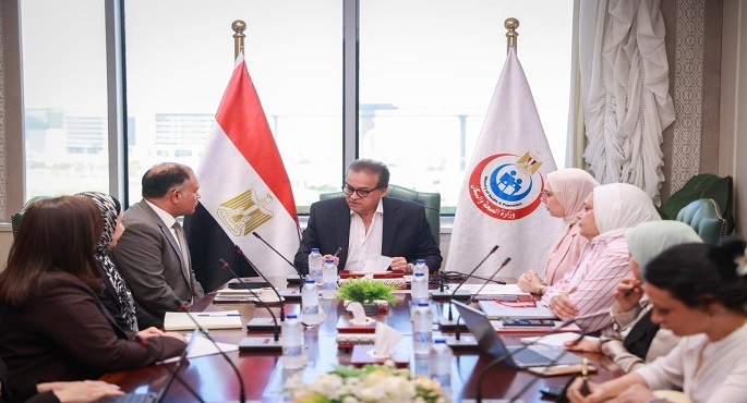 وزير الصحة يبحث تعزيز التعاون مع مركز السياسات الاقتصادية بالمعهد القومى للتخطيط