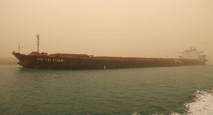 نجاح جهود قاطرات الإنقاذ البحرى بهيئة قناة السويس فى تعويم سفينة الصب” XIN TAIN YUAN بعد جنوحها إثر عطل فنى
