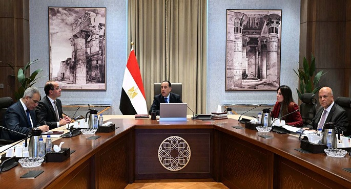 رئيس الوزراء يتابع خطط وإجراءات التوسع فى مشروعات تحلية مياه البحر وتوطين الصناعة الخاصة بها