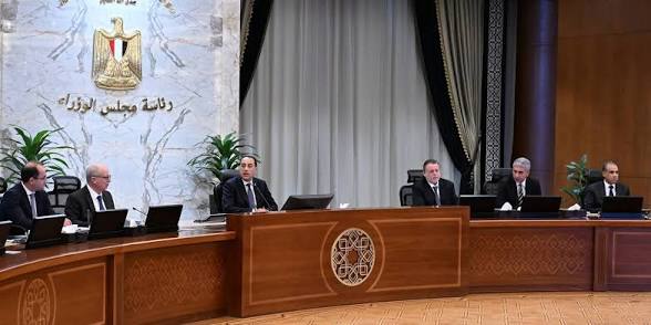مجلس الوزراء يلغى قرار غلق المحال الساعة 11 مساءً ويقرر العودة للمواعيد الطبيعية