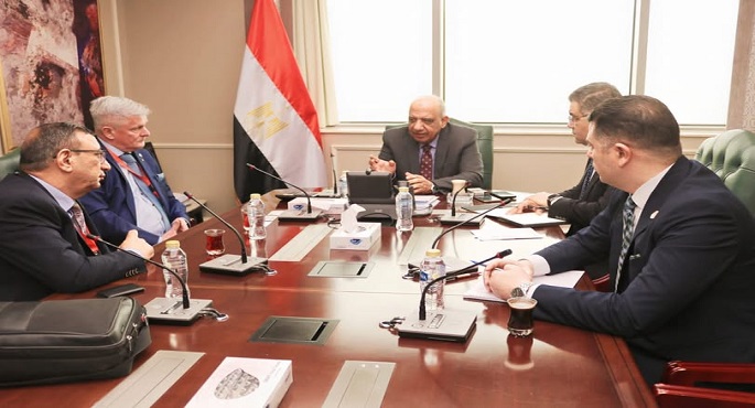وزير الكهرباء يبحث مع مسئولى شركة “باوكو” الألمانية التعاون بمجالات توطين صناعة مواسير وأنابيب الضغط