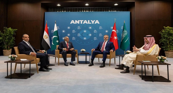 وزراء خارجية مصر وتركيا والسعودية و باكستان يتفقون على مواصلة بذل الجهد لإنهاء الحرب الإيرانية