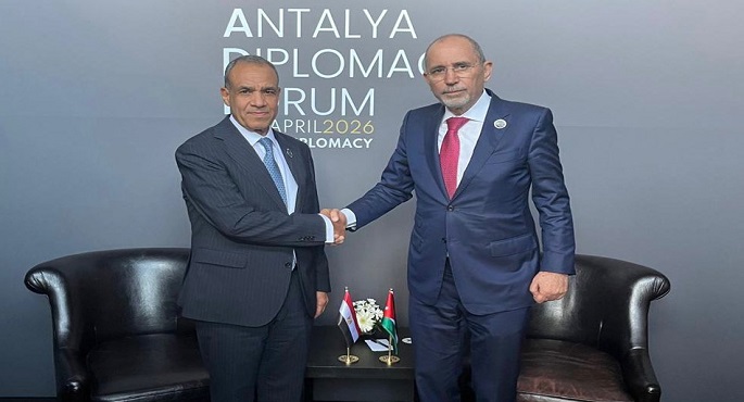 وزير الخارجية يؤكد لنظيره الأردنى دعم مصر الكامل ووقوفها بجانب الأردن فى هذا الظرف الدقيق.