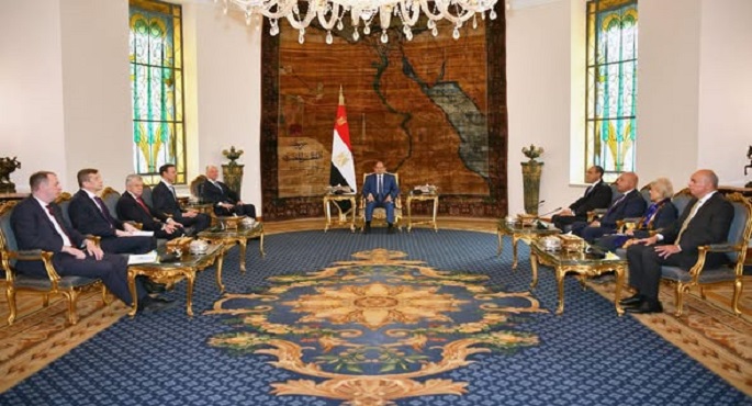 الرئيس السيسى يثمن الزخم المتنامى فى العلاقات مع روسيا على صعيد التبادل التجارى والمشروعات المشتركة