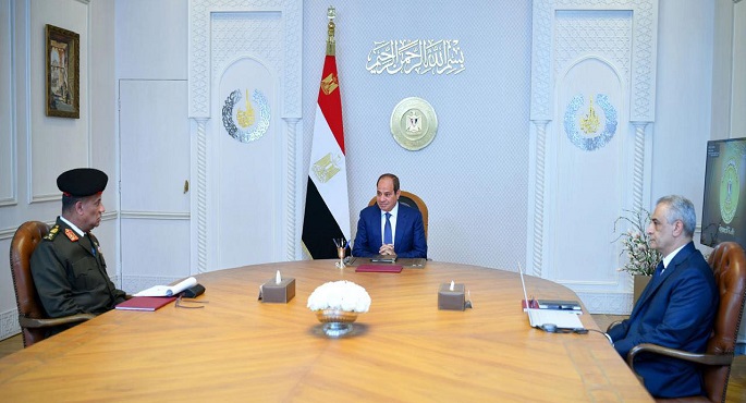 الرئيس السيسى يؤكد ضرورة الاستمرار فى جهود تطوير الشركات والمصانع التابعة لوزارة الإنتاج الحربى