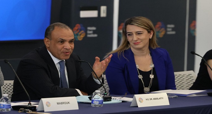 وزير الخارجية يستعرض خلال مائدة مستديرة بمعهد الشرق الأوسط بواشنطن محددات الموقف المصرى من الأزمات الاقليمية