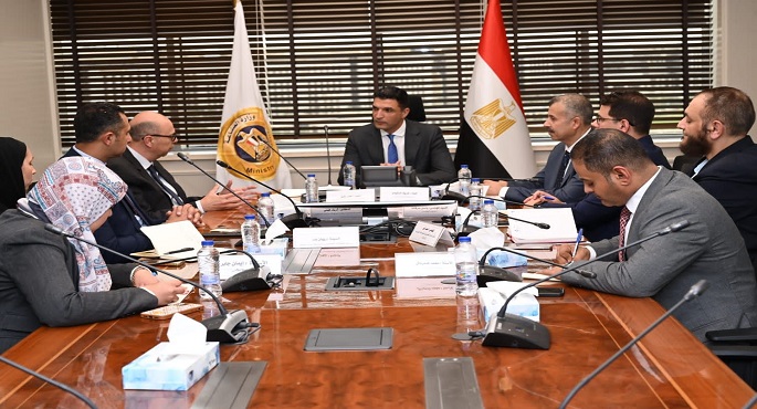 وزير الصناعة يبحث مع مجموعة سان جوبان مصر خطط التوسع فى مصر