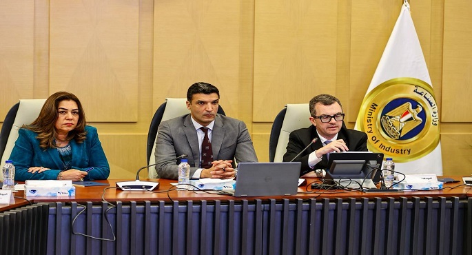 وزراء الصناعة والتنمية المحلية والبيئة والزراعة والتخطيط يبحثون خطة تنفيذ مشروع القرى المنتجة