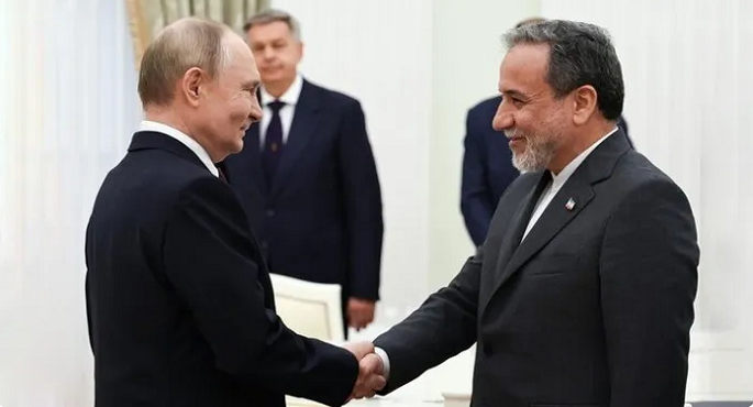 وزير الخارجية الإيرانى يصل روسيا لإجراء مباحثات مع بوتين