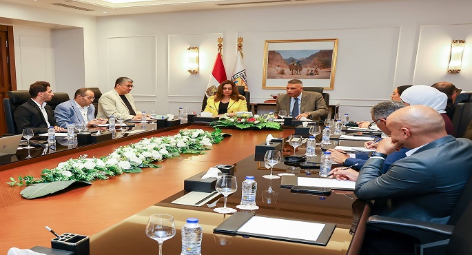 منال عوض تبحث مع وفد غرفة الغوص والغرف للسياحة بشرم الشيخ دعم جهود الحفاظ على المحميات الطبيعية