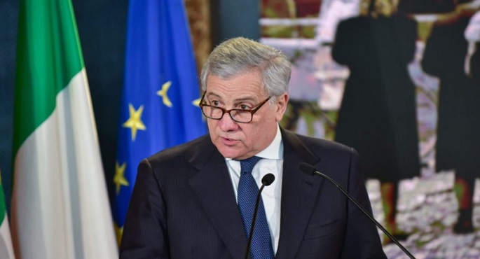 وزير خارجية إيطاليا يحث نظيره الإيرانى على تعزيز الحوار وضمان أمن الملاحة بمضيق هرمز