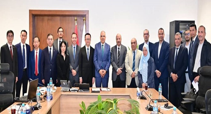 وزير الرى يبحث مع مسئول صينى الاعتماد على التكنولوجيا الحديثة فى إدارة المياه
