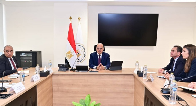 وزير الرى يبحث مع السفير الفرنسى سبل تعزيز التعاون فى مجال إدارة الموارد المائية بين البلدين