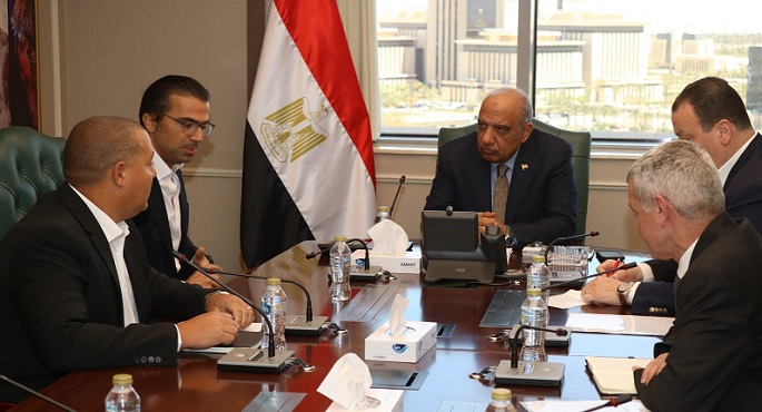 وزير الكهرباء يبحث مع تحالف “حسن علام- إنفينيتى” تنفيذ مشروعات إنتاج الكهرباء من الطاقة الشمسية وطاقة الرياح