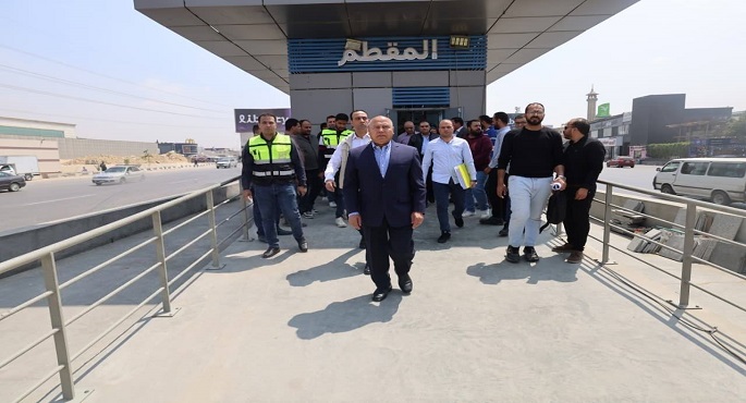 وزير النقل يتفقد جاهزية المرحلة الثانية لمشروع الأتوبيس الترددى