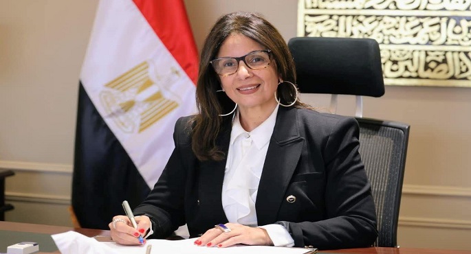 وزيرة الثقافة تبدأ زيارة لأسوان لتفقد عدد من المواقع الثقافية