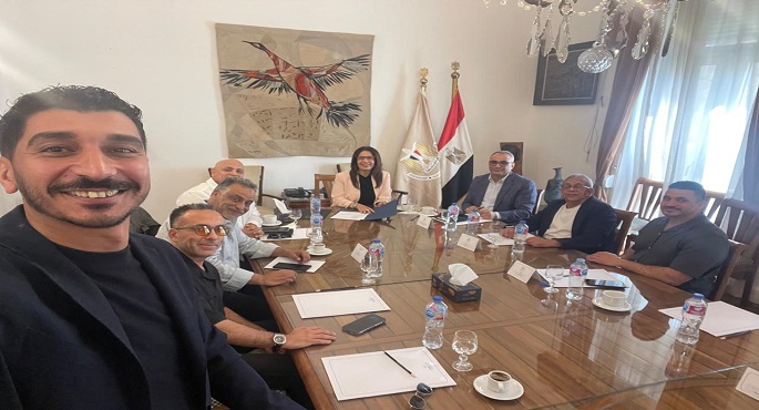 وزيرة الثقافة تبحث مع صُنّاع السينما سبل تطوير الصناعة وتعزيز تنافسيتها