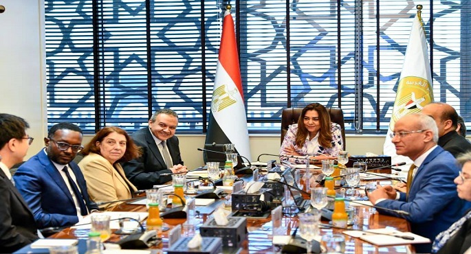 وزيرة البيئة تناقش مع بعثة البنك الدولى الموقف التنفيذى لمشروع إدارة تلوث الهواء فى القاهرة الكبرى
