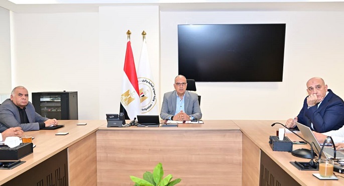 وزير الرى يوجه برفع جاهزية شبكات الرى لمواجهة موجات الحرارة العالية
