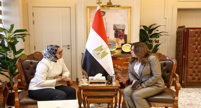 وزيرة التنمية المحلية تتابع مع محافظ الوادى الجديد الملفات الخدمية والمشروعات التنموية بالمحافظة
