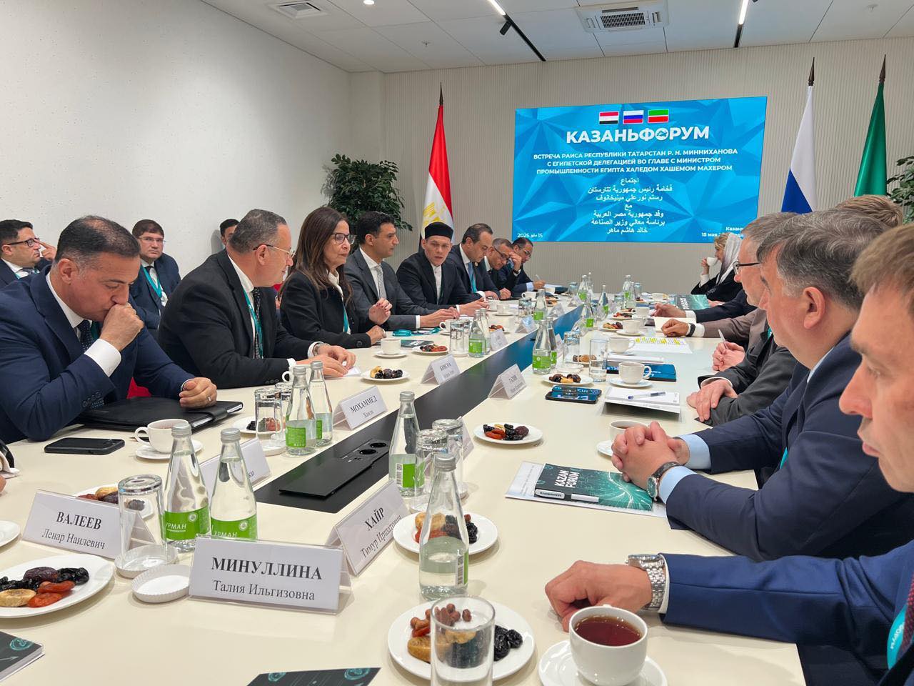 وزيرة الثقافة تؤكد أهمية دعم التعاون الثقافى بين مصر والعالم الإسلامى