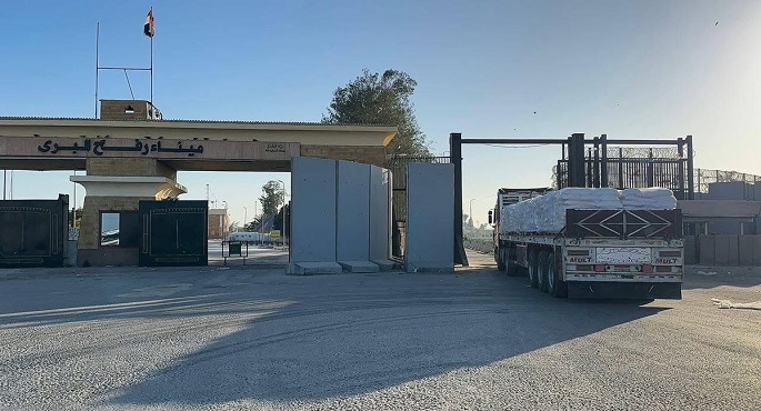 الهلال الأحمر المصرى يطلق قافلة “زاد العزة” 188 بحمولة أكثر من 3 آلاف طن مساعدات لدعم الأشقاء الفلسطينيين