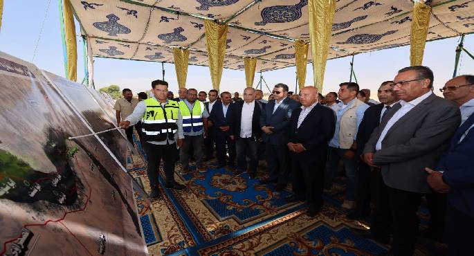 وزير النقل يشهد التشغيل التجريبى لميناء دندرة النهرى بمحافظة قنا