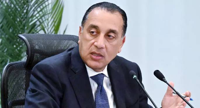 مدبولى يكلف بسرعة الانتهاء من التصور النهائى لمبادرة التوسع فى استخدام الطاقة المتجددة بالمصانع