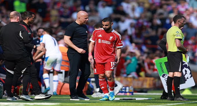 سلوت: صلاح سيغيب عن مواجهة مانشستر يونايتد