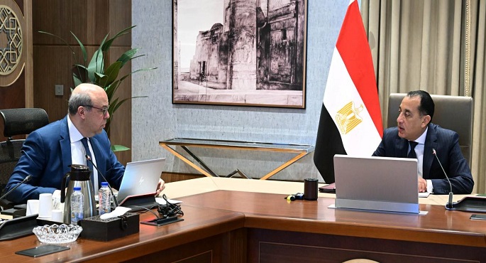 رئيس الوزراء يؤكد الأهمية القصوى لتطوير المطارات المختلفة
