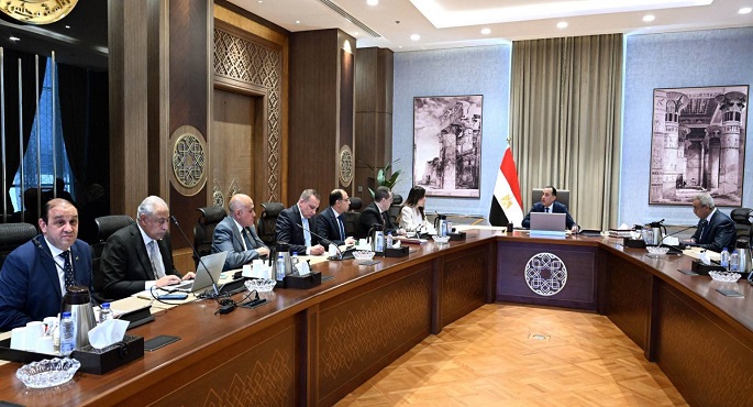 رئيس الوزراء يتابع الموقف التنفيذى وخطط التسليم والتشغيل بعددٍ من مشروعات وزارة الإسكان