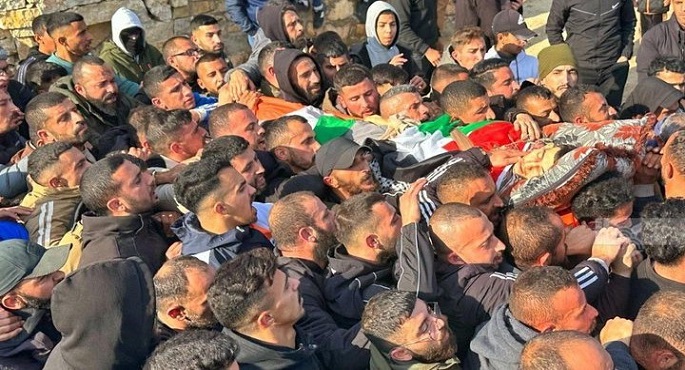 استشهاد فلسطينى وإصابة آخرين في قصف إسرائيلى على مركبة بجنوب غزة