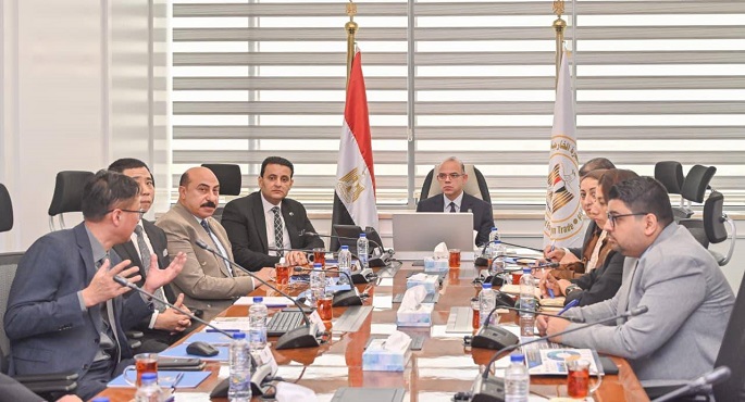 وزير الاستثمار يبحث إنشاء أول مدينة لصناعة النسيج محايدة كربونيًا ببورسعيد